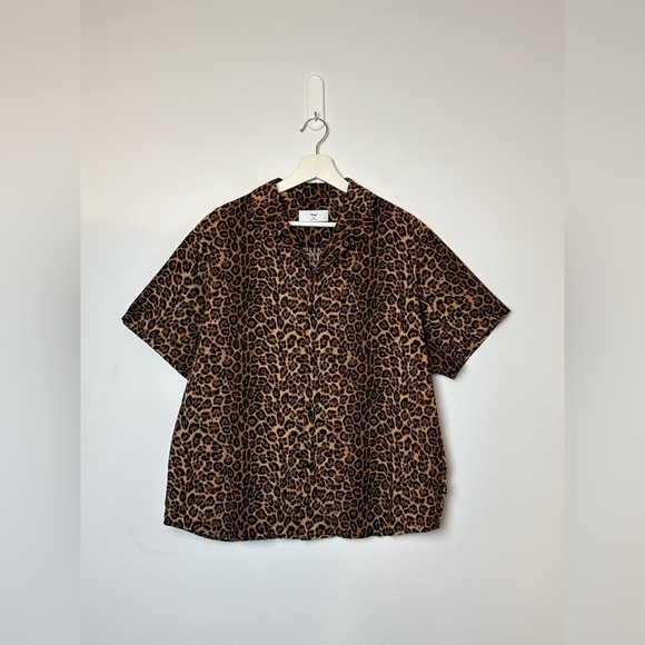TNA (Aritzia) Maverick Button Up Blouse in Leopard. 100% Cotton. - Picture 9 of 11